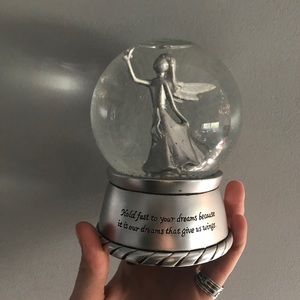 Angel snow globe